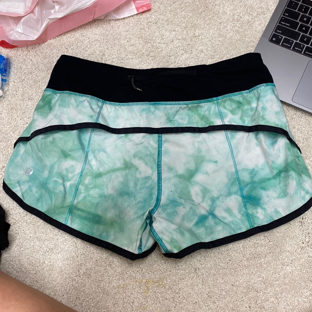 lululemon speed up low rise short (2.5”)